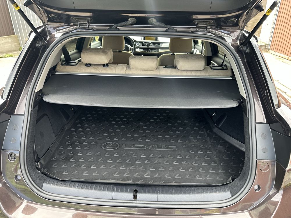 Lexus CT200H 2012 рік 1.8 гібрид