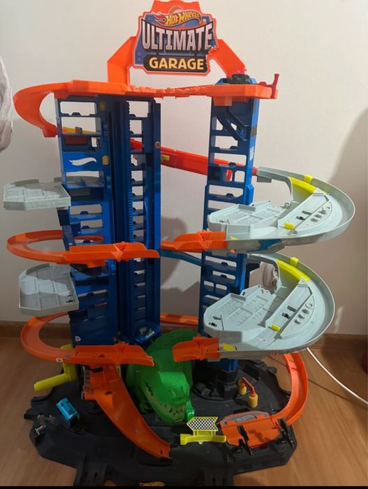 Hot Wheels City Mega Garaż T-Rexa GJL14