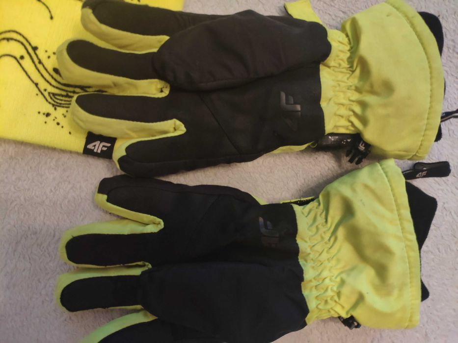 Zestaw czapka i rękawiczki 4 f m