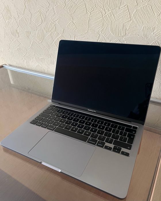 MacBook pro 2020 Intel i7 16gb