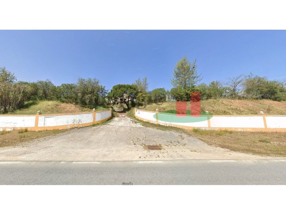 Armazém em Coruche***RIOMAGIC***