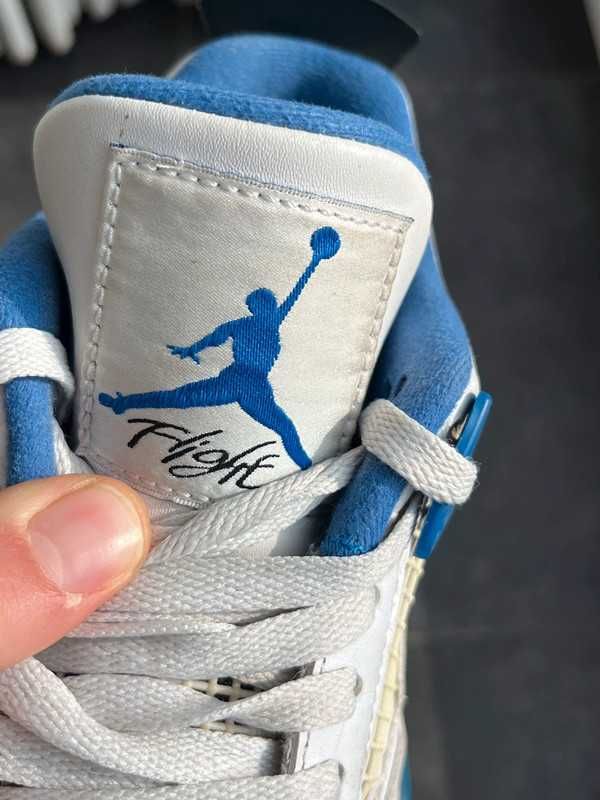 Jordan 4 Retro Motorsports R.42
