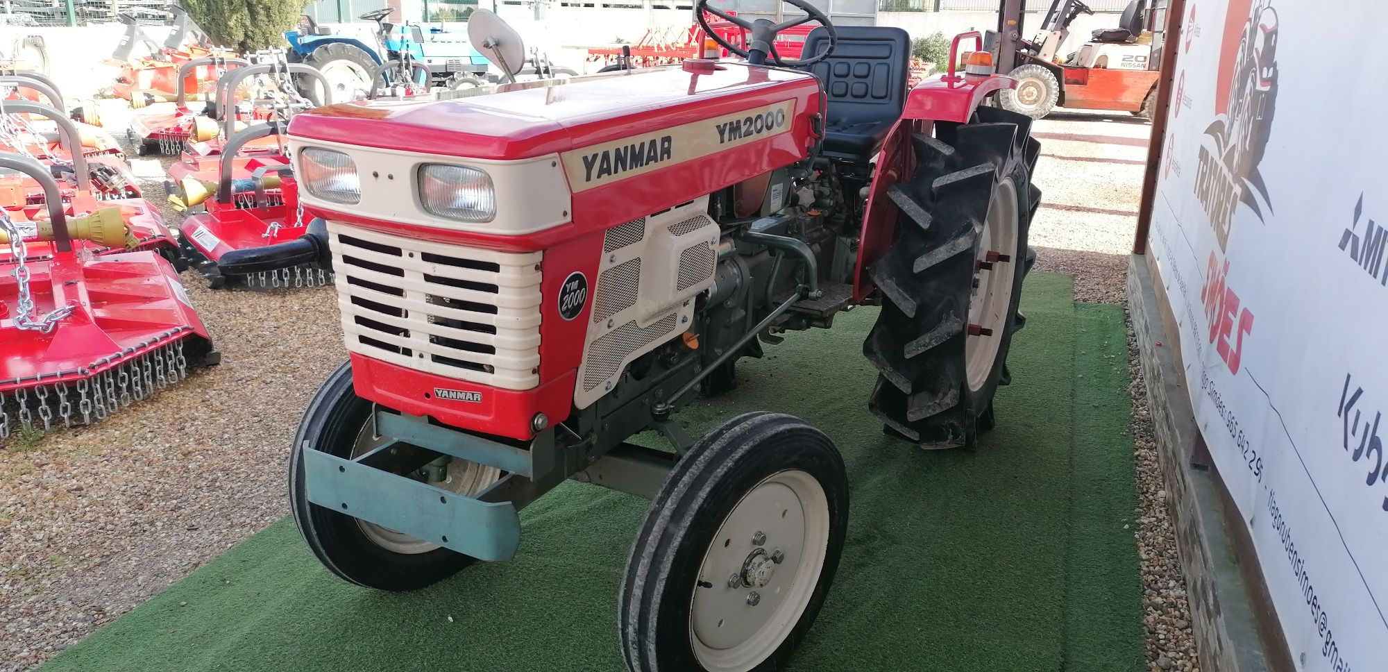 YANMAR YM 2000 /4x2 /27cv /Frese