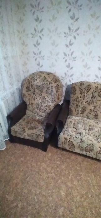Продаю диван и два кресла в хорощем состоянии самовывоз