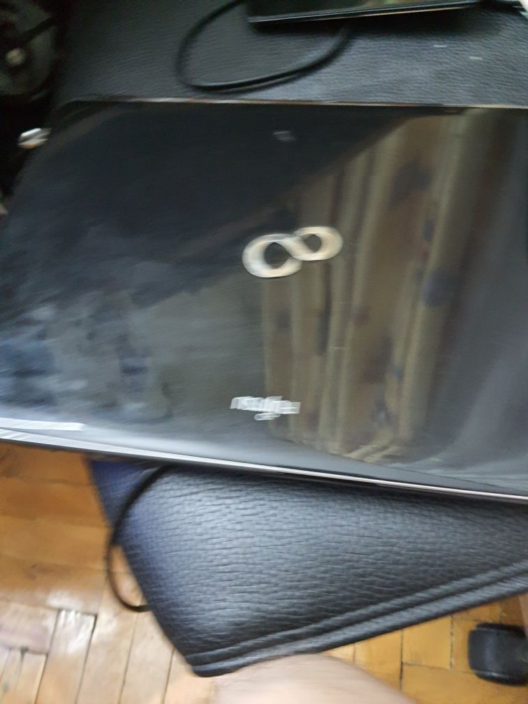 Ноутбук Fujitsu LifeBook SH531
