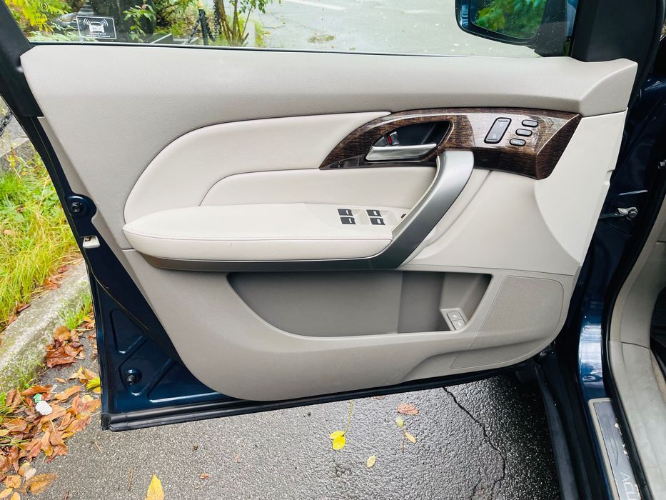 Acura MDX семь мест полная комплектация