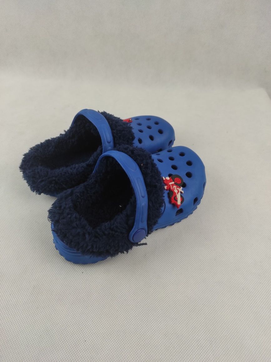 NOWE Dziecięce chłopięce ocieplane buty do ogrodu a'la Crocs 28/29