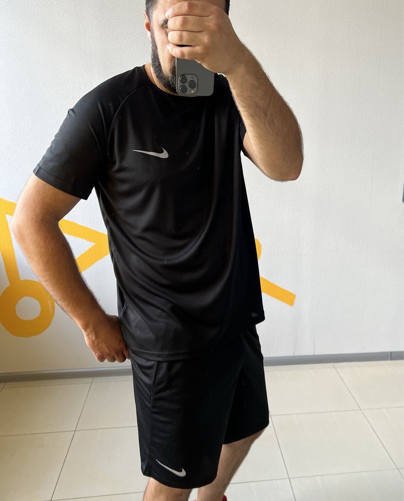Костюм nike шорти + футболка