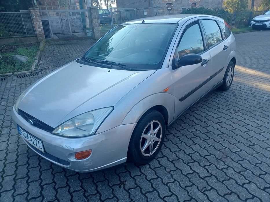 Ford focus 1.6 benzyna