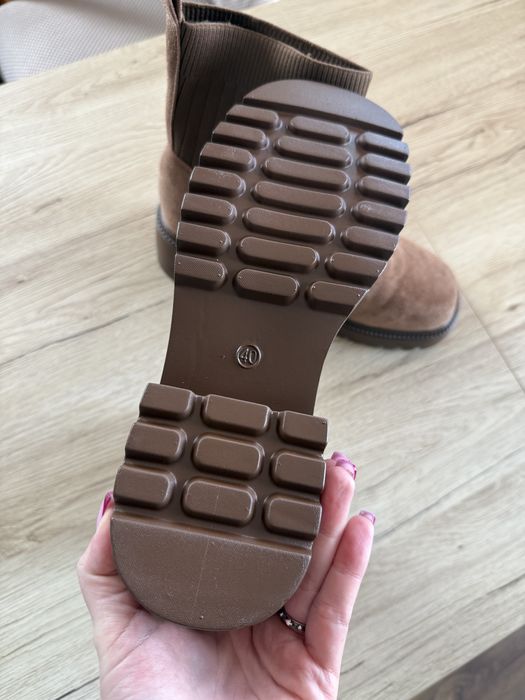 Botki nowe brązowe wsuwane lekkie 39 buty na jesień zimę trepy