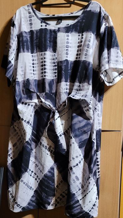 Sukienka Emery Rose 48/ 2XL/3XL