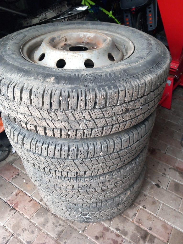 Opony zimowe na felgach 16C fiat ducato