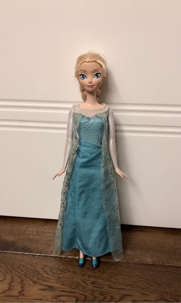 Lalka księżniczka Elsa z Krainy Lodu