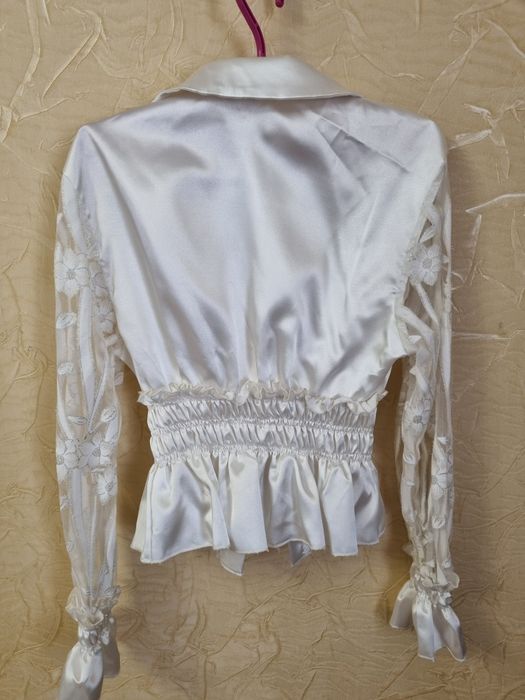 Нарядна блуза...