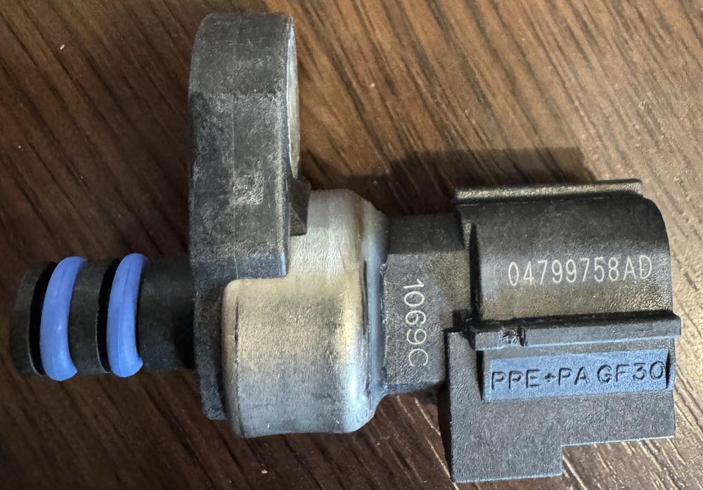 Датчик тиску масла акпп 04799758AD