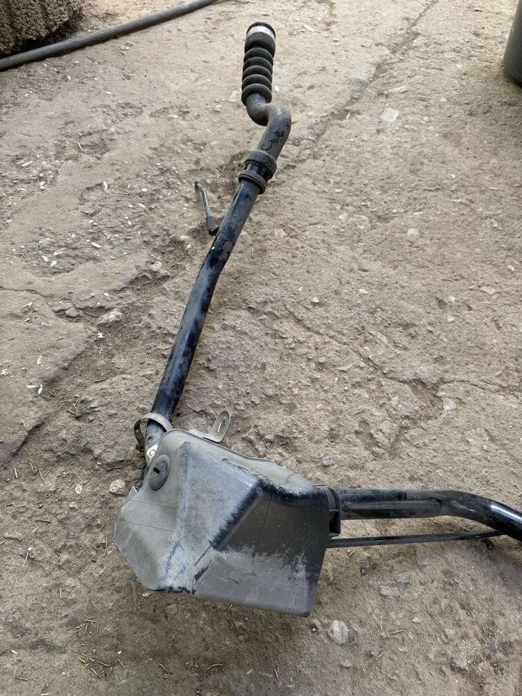 Заливна горловина паливного бака Toyota Prius V 12-17