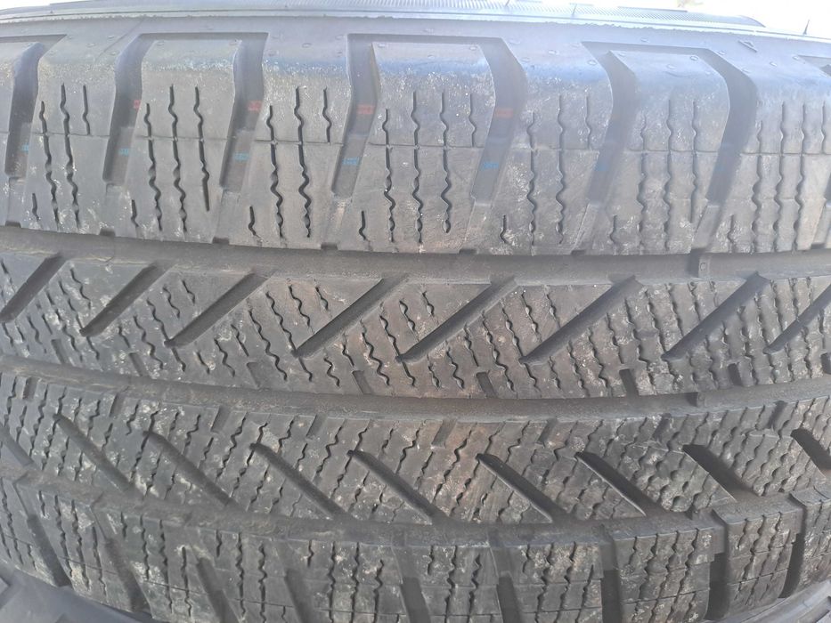 Opony zimowe 205x65x16C Z felgami  kpl.