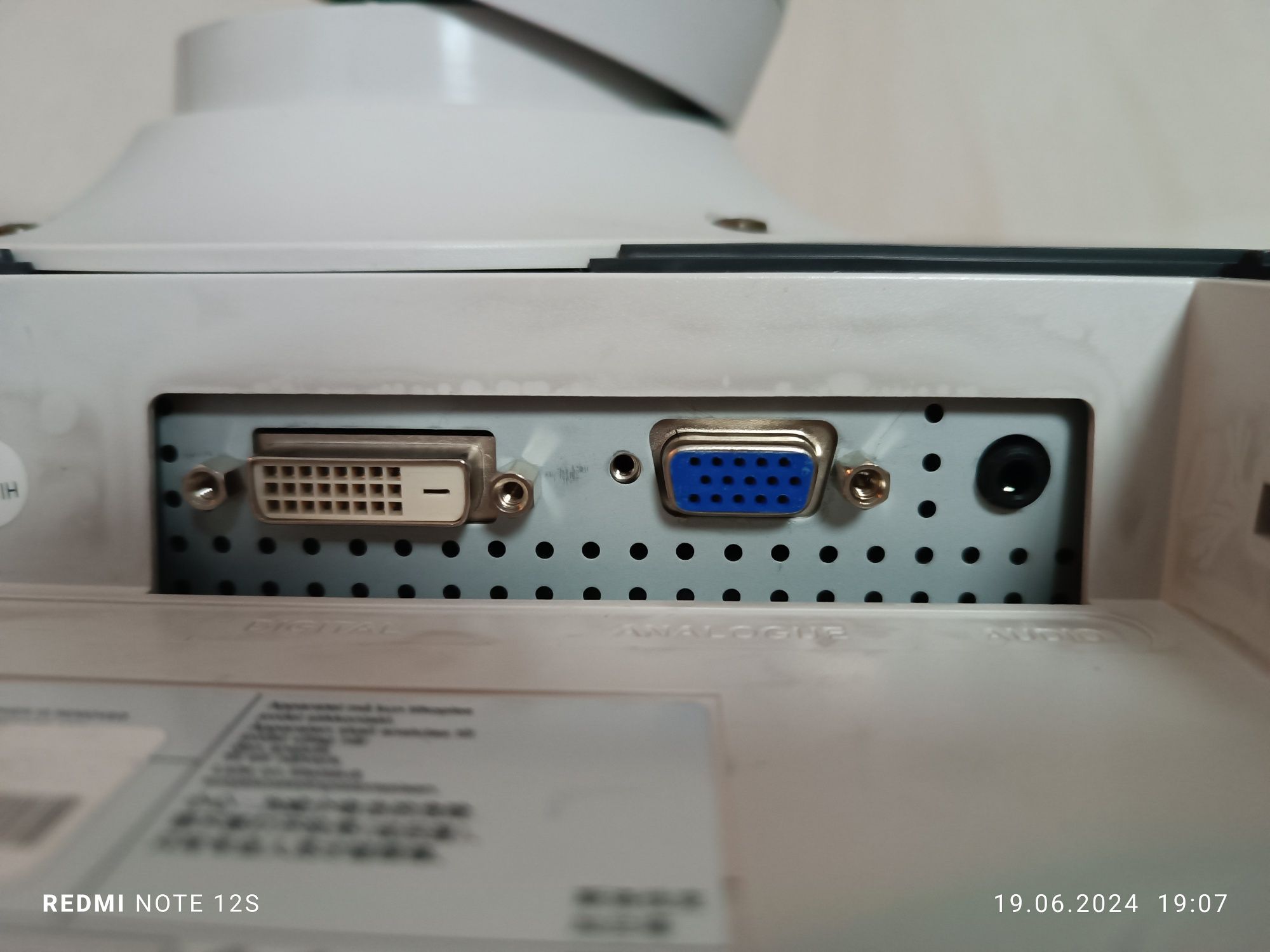 Monitor Fujitsu Siemens18"
