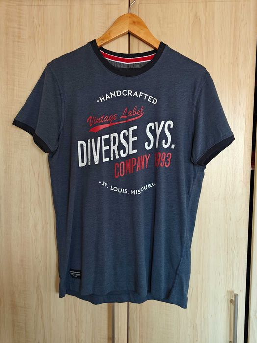 Футболка Diverse, розмір M. Нова.