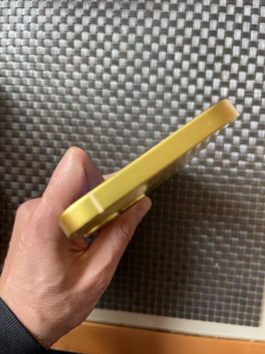 Apple iPhone 14 plus 128 gb. Неверлок, акб 91%