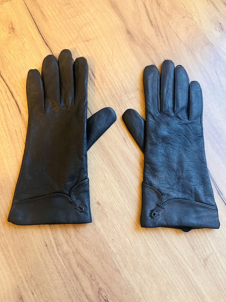Nowe skórzane rękawiczki