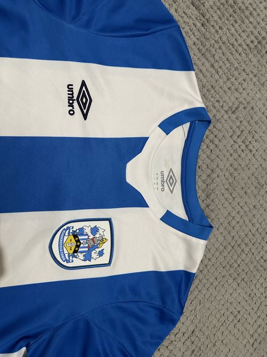 Футболка  «Хаддерсфилд Таун» сезона 2020/2021 от Umbro