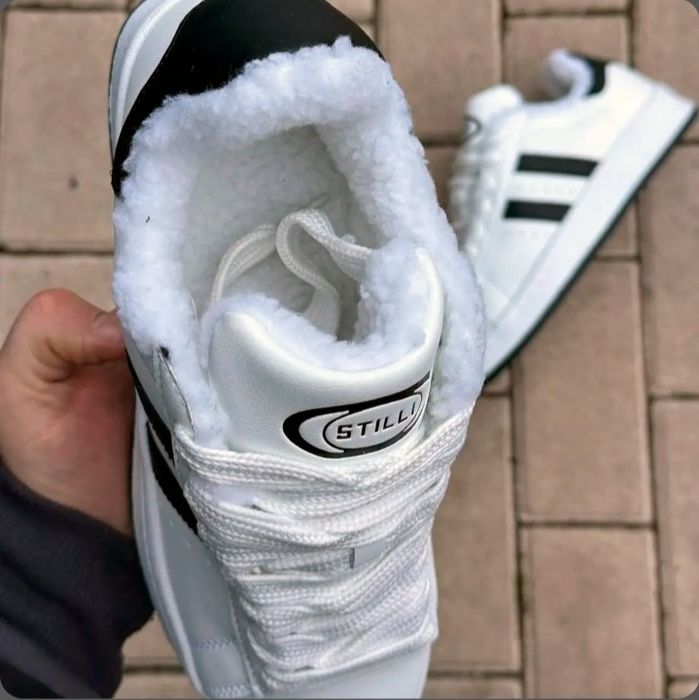 Білі кросівки чоловічі зима