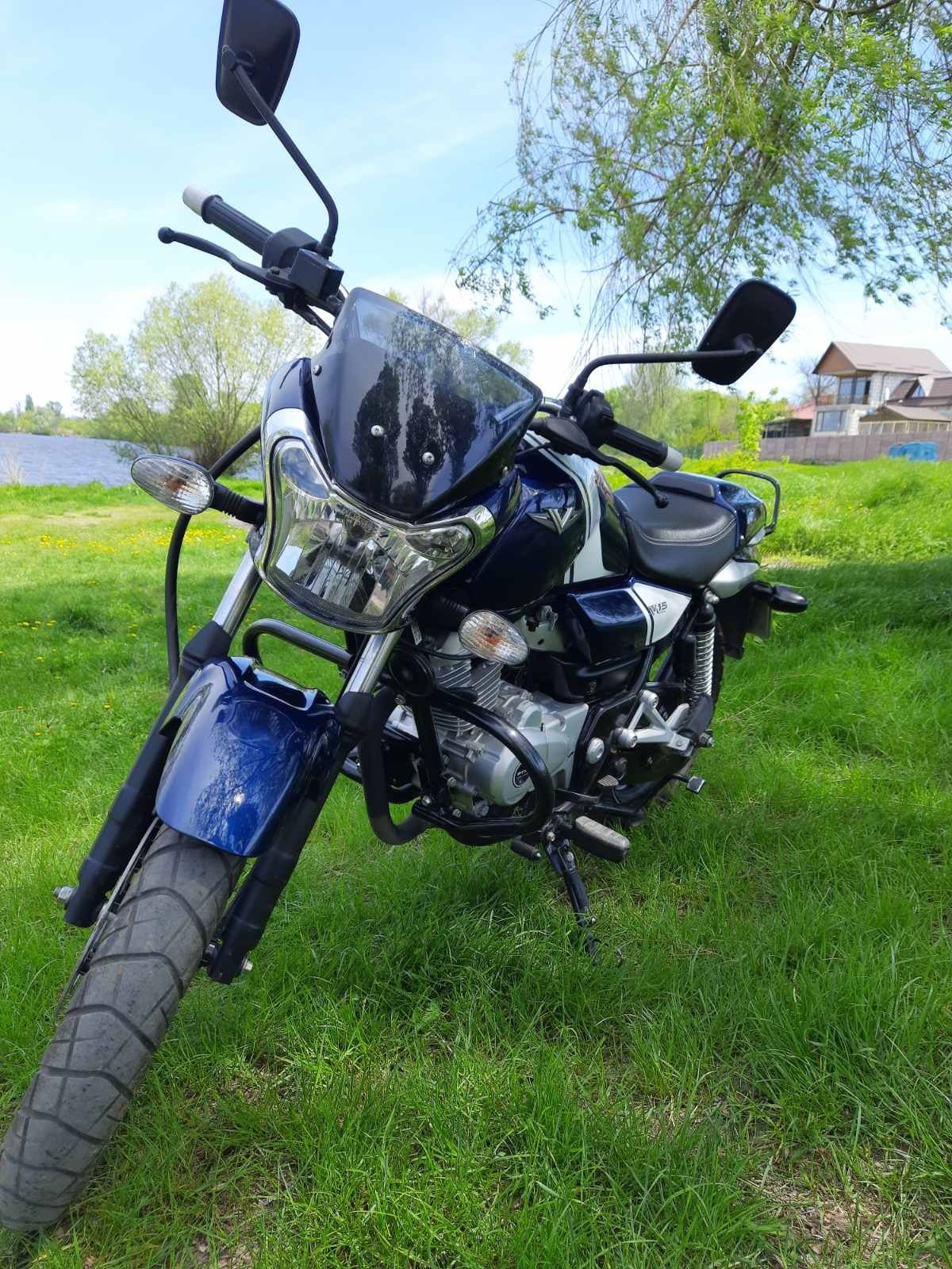 Продам мотоцикл Bajaj v15