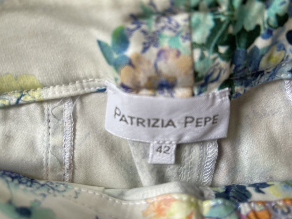 Продам шорты Patrizia Pepe, италянский 42. 1400  грн.
