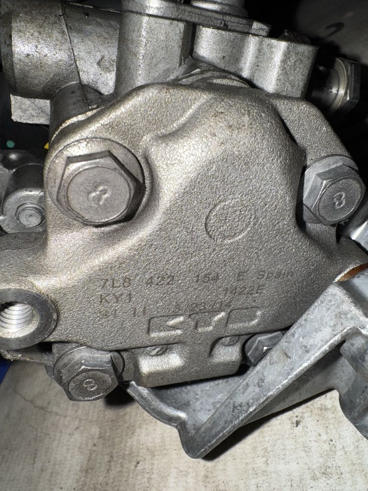 Насос ГУР Audi Q7 4L 10-15 7L8422154E