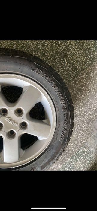 Резина з дисками Jeep