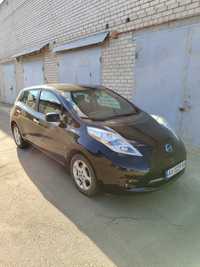 Nissan leaf 2013 год рестайлинг