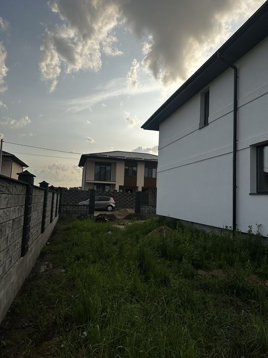 Продам котедж двоян за 3ю поліклінікою на Макарова
