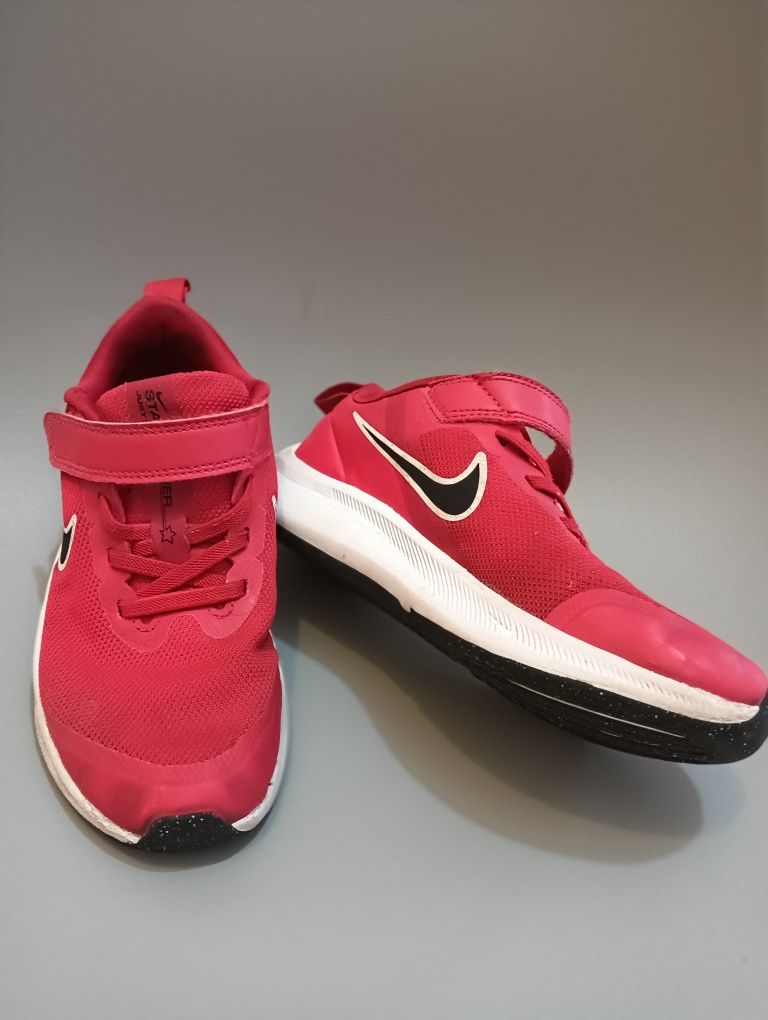 Sapatilhas Nike 32