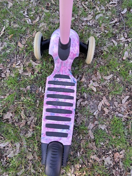 Hulajnoga trójkołowa