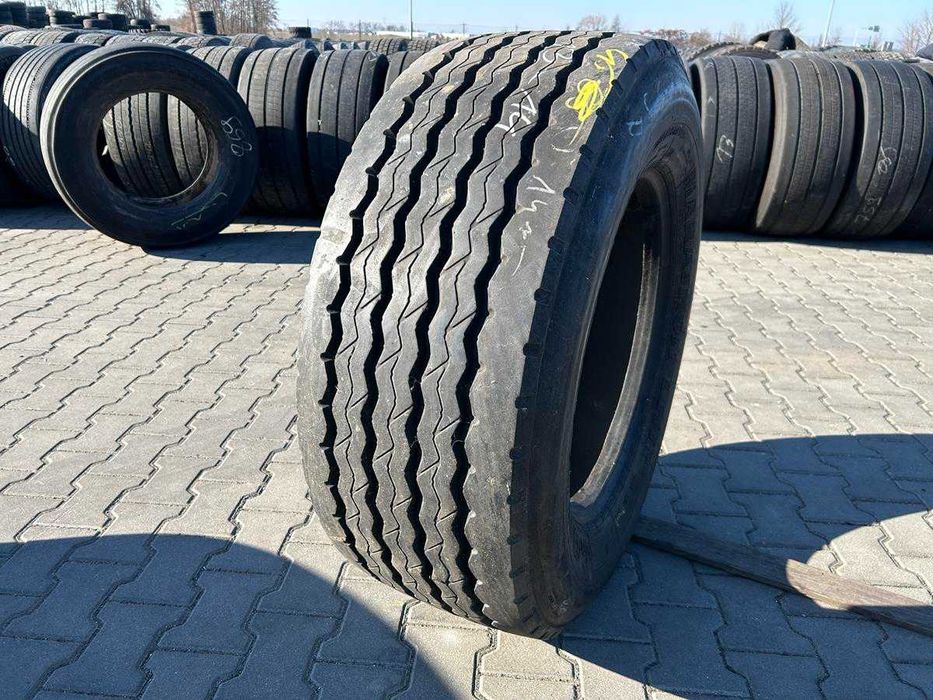 385/55R22.5 Opona BIEŻNIKOWANA TYP BRIDGESTONE R168  13-14mm Naczepa