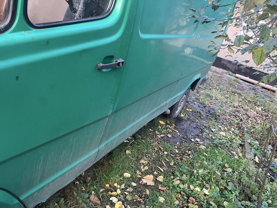 Продається надійне авто Mersedes D208 T1