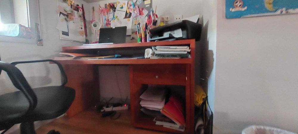 Secretária com armário de gavetas (c/rodas)