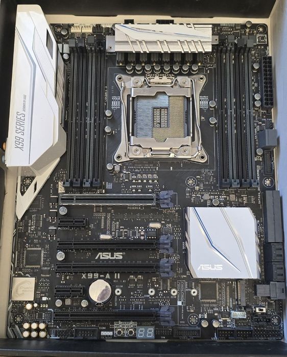 Материнська плата Asus X99-A II (s2011-3, Intel X99, PCI-Ex16)