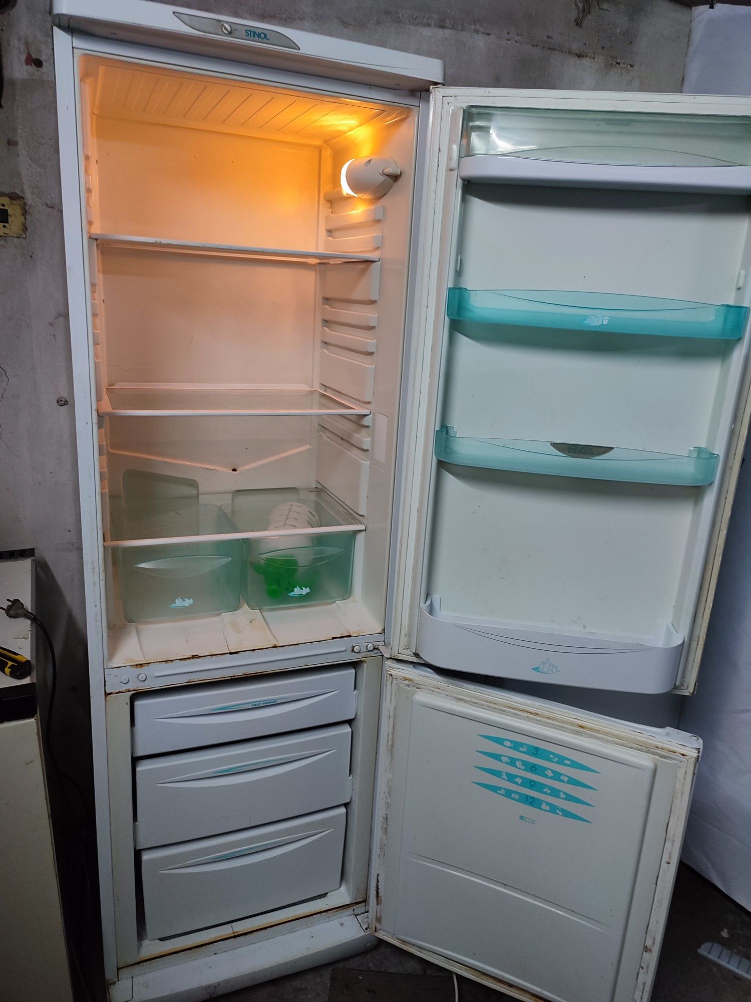 Продам бу холодильник