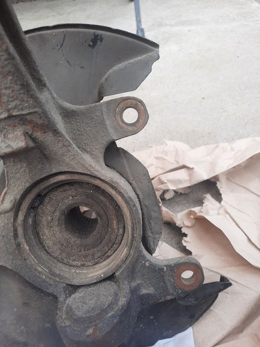 Поворотний кулак (цапфа) передній лівий Honda accord 7