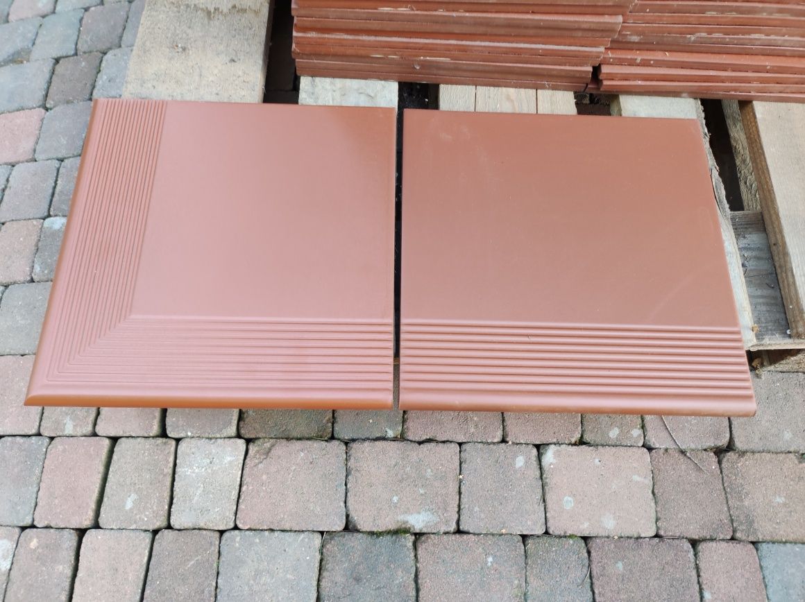 Płytki ceramiczne schodowe zewnętrzne