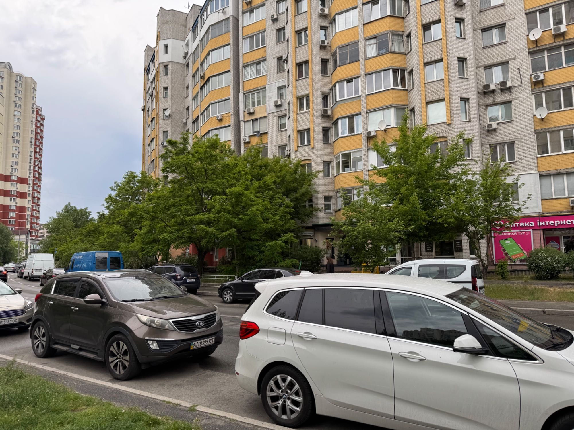 Оренда Фасад Комерція Бізнес БАНК МЕДЦЕНТР ЛАБОРАТОРІЯ МАГАЗИН Позняки