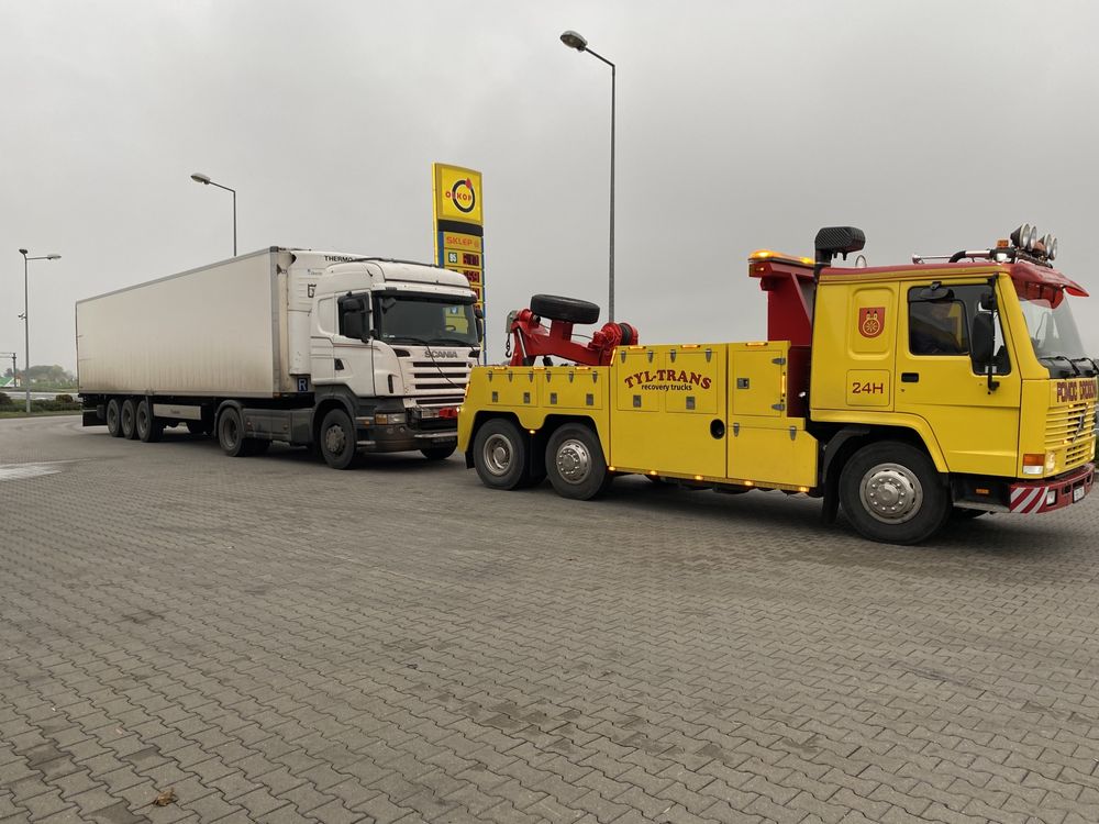 Holownik TIR Pomoc drogowa 24h holowanie ciężarowe serwis A2