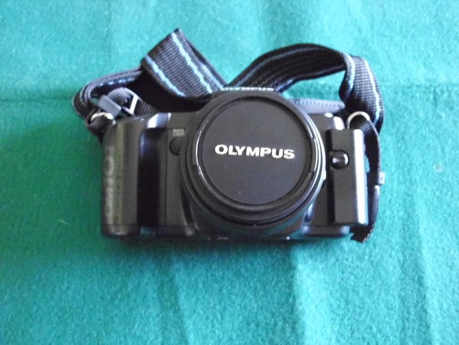 Máquina Fotográfica OLIMPUS OM101+FLASH Muito Bom Estado