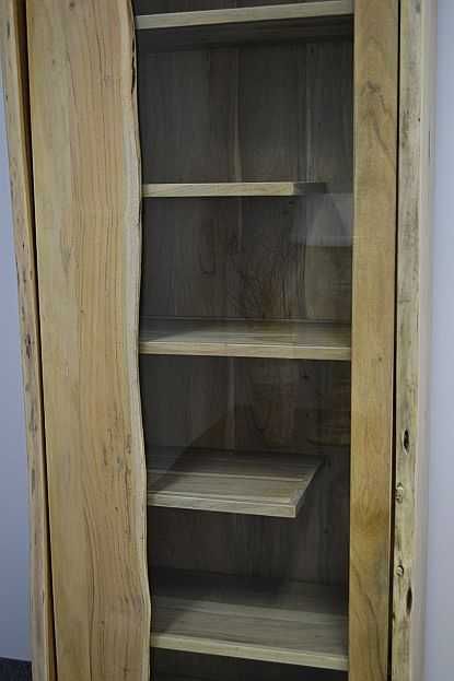 Witryna z drewna akacji, lakierowana, seria LIVE EDGE, II gat. - 40%
