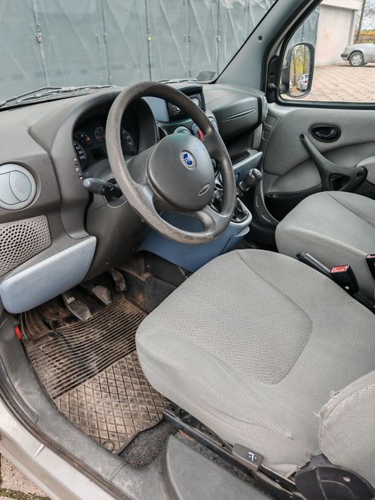 Samochód Fiat doblo