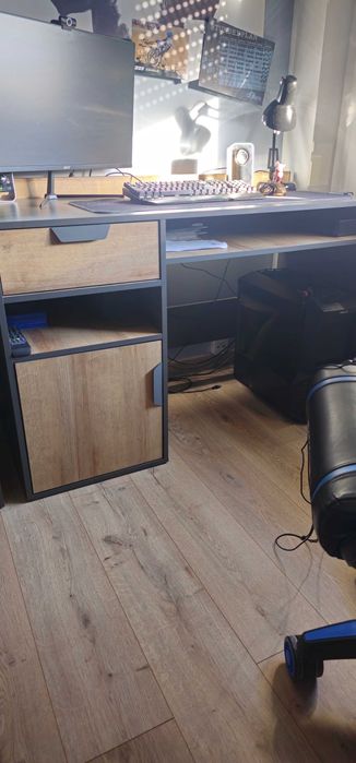 Biurko młodzieżowe