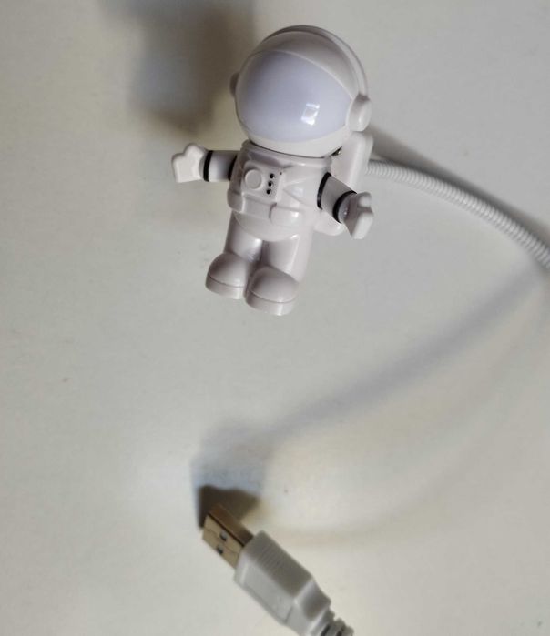 Luz led USB em forma de astronauta, leitura, luz de presença