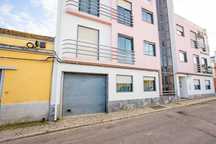 Garagem Box de 16m² com ligação de eletricidade e agua.